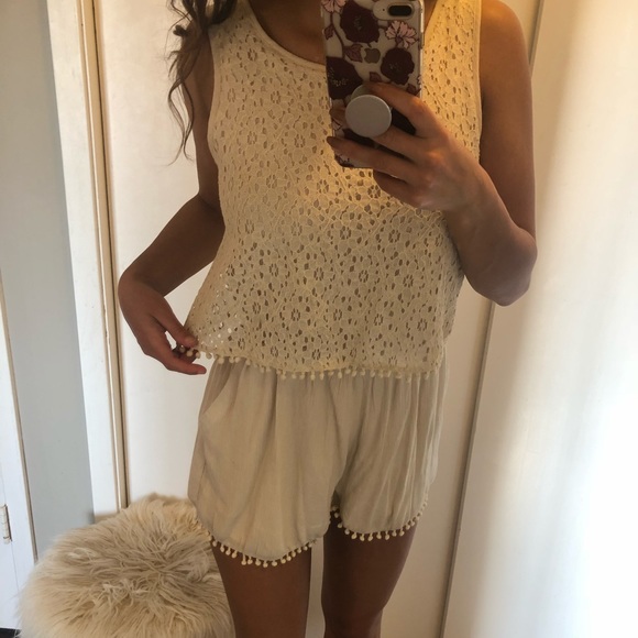Cream Lace Romper from Francesca’s - Picture 2 of 4